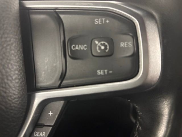 2022 RAM 1500 Big Horn Crew Cab 4x4 5'7" Box