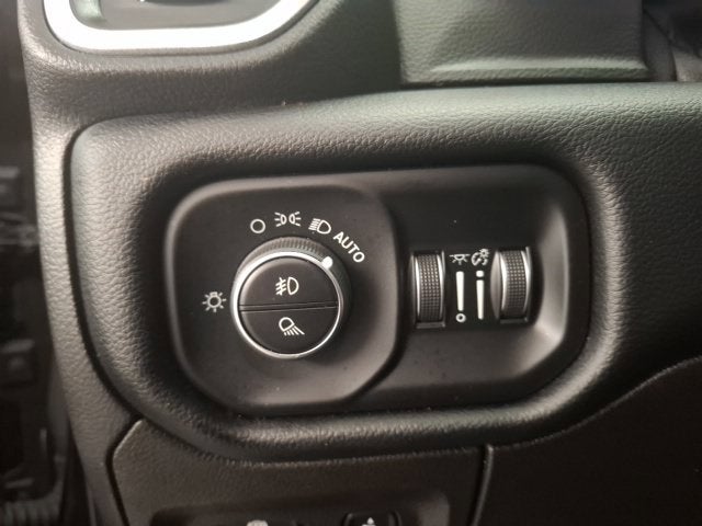 2019 RAM 1500 Laramie Crew Cab 4x4 5'7" Box