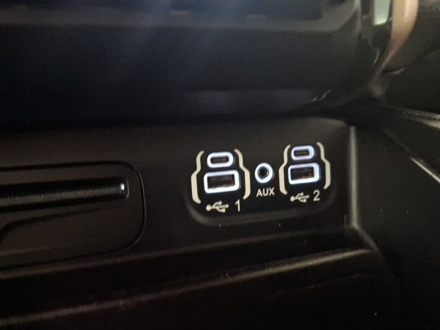2019 RAM 1500 Laramie Crew Cab 4x4 5'7" Box
