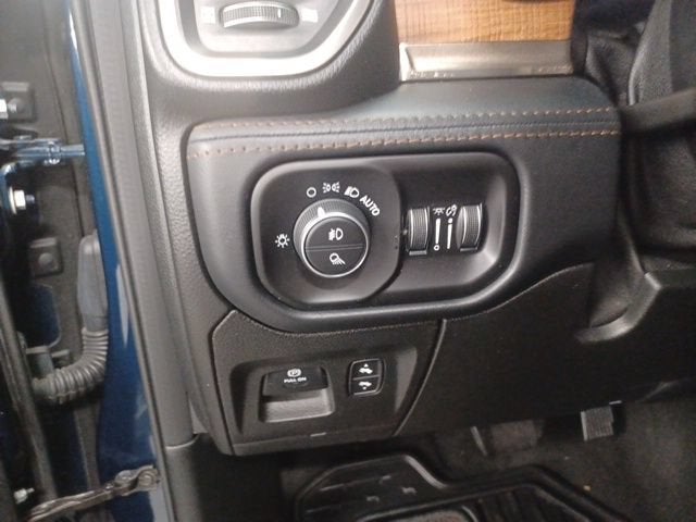 2021 RAM 1500 Limited Longhorn Crew Cab 4x4 5'7" Box