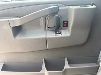 2023 Chevrolet Express Passenger 3500 1LS
