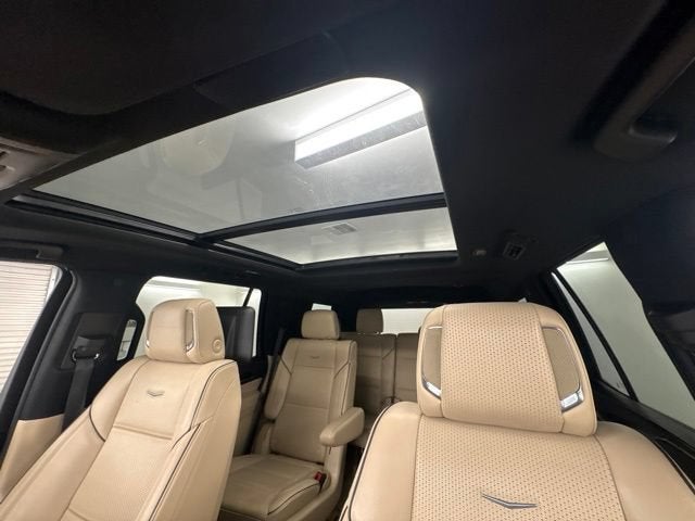 2023 Cadillac Escalade 4WD Premium Luxury — photo 32