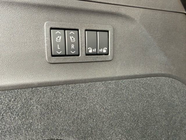 2026 Cadillac ESCALADE IQ Premium Sport