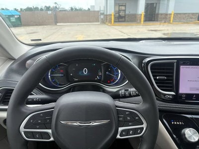 2023 Chrysler Pacifica Hybrid Touring L
