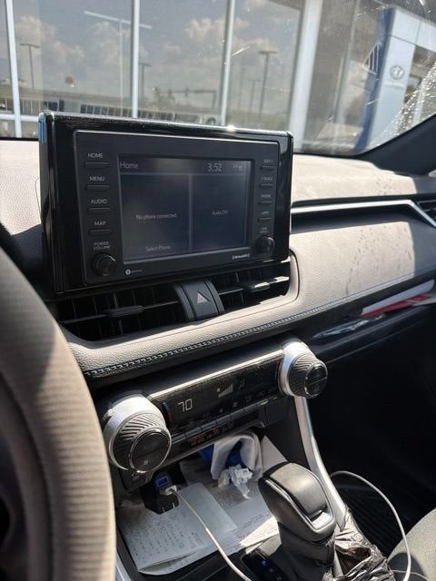 2022 Toyota RAV4 Hybrid SE — photo 8