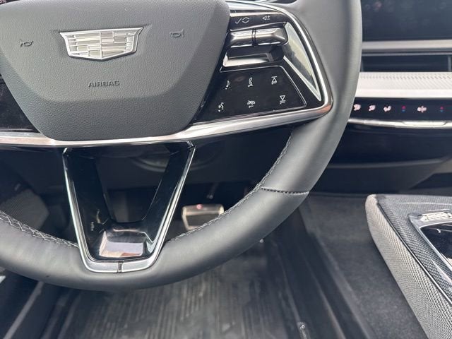 2025 Cadillac OPTIQ Luxury 1