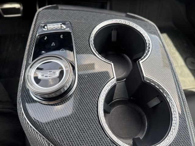 2025 Cadillac OPTIQ Luxury 1