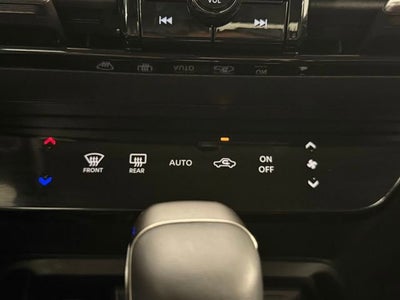 2025 Nissan Kicks SR FWD