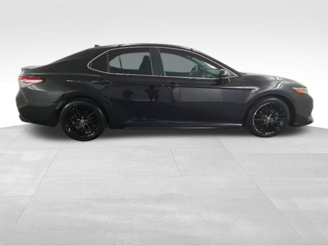 2019 Toyota Camry SE — photo 8