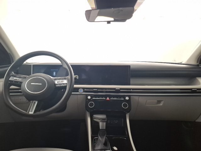 2025 Hyundai TUCSON Base