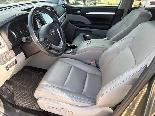 2019 Toyota Highlander SE — photo 5