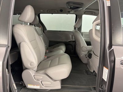 2020 Toyota Sienna XLE Auto Access Seat