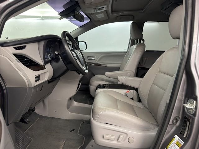 2020 Toyota Sienna XLE Auto Access Seat