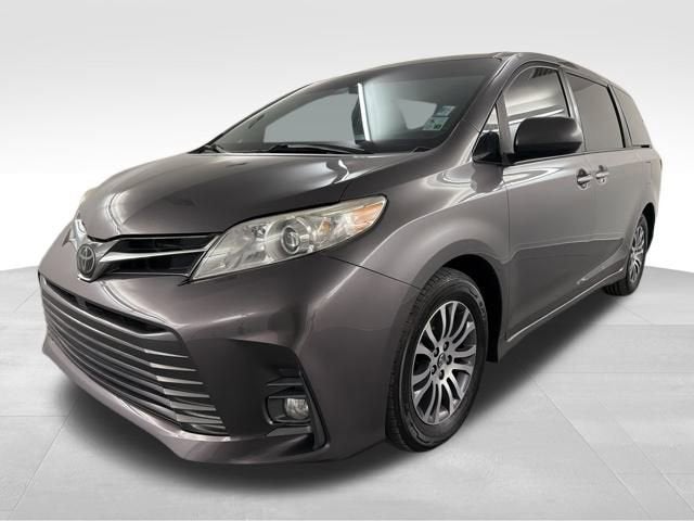 2020 Toyota Sienna XLE Auto Access Seat