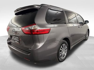 2020 Toyota Sienna XLE Auto Access Seat