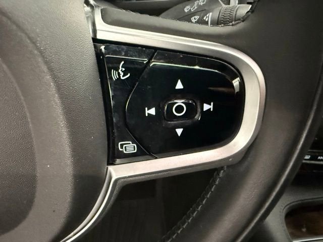 2019 Volvo XC90 T6 Momentum