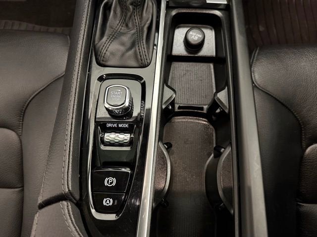 2019 Volvo XC90 T6 Momentum