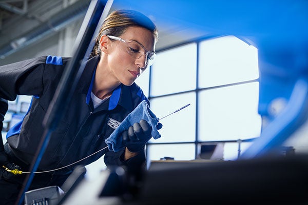 6-QUART ACDELCO GM OE DEXOS1® FULL SYNTHETIC OIL CHANGE AND TIRE ROTATION